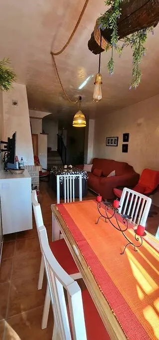 منزل الضيف زاهارا دي لا سييرا  في Entre Vistas منزل ريفي